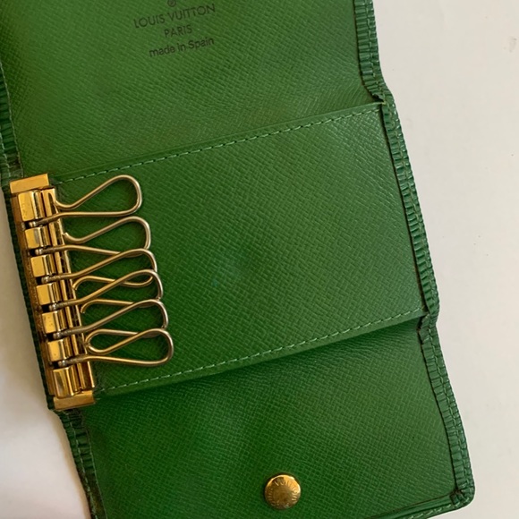 Vintage Louis Vuitton Epi Leather 6 Keyholder - Picture 13 of 13